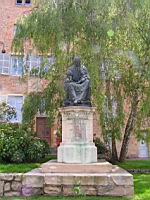 Chatillon-sur-Chalaronne, Statue de St Vincent de Paul